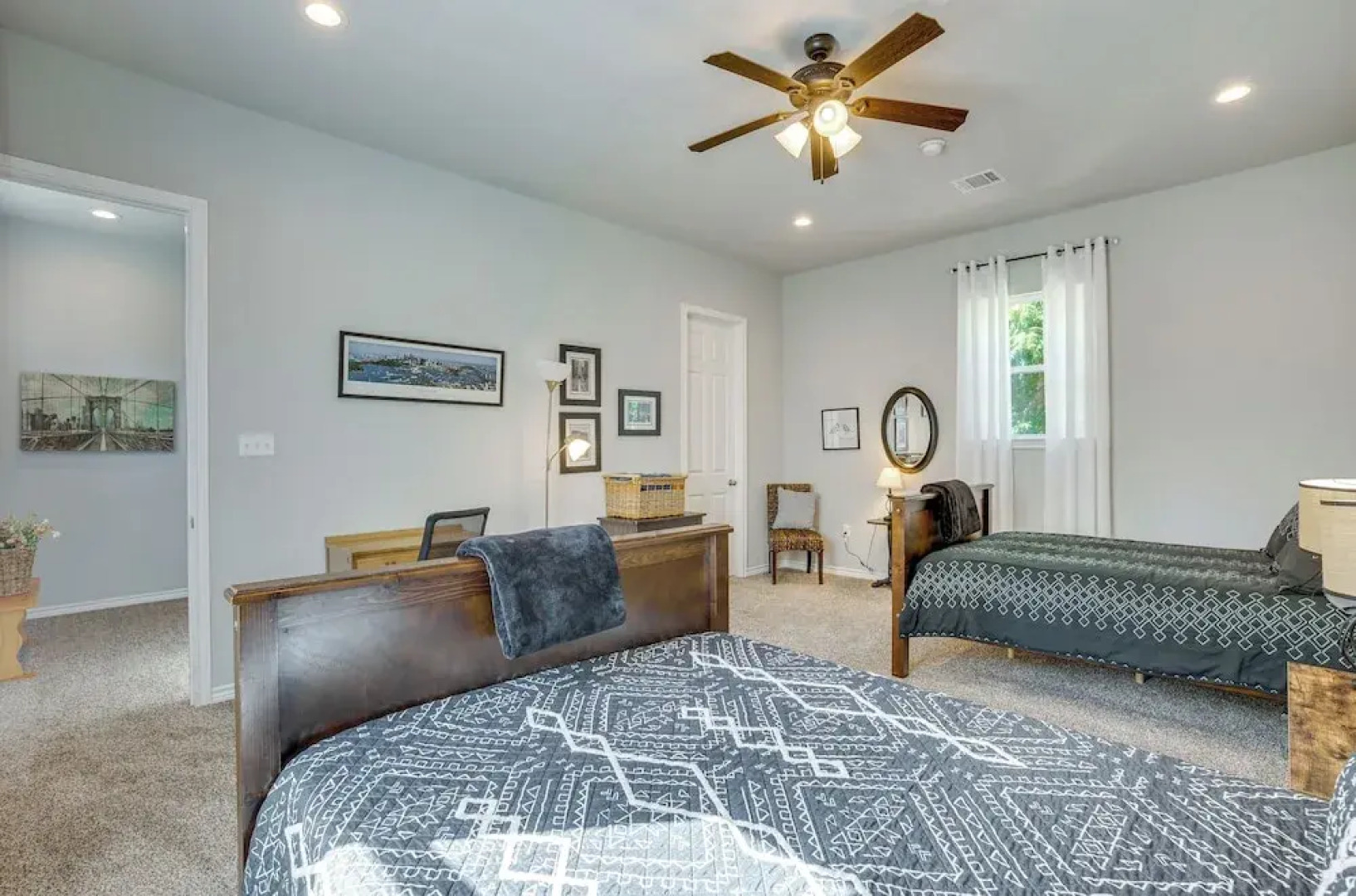 Pet-friendly Tomball Home: Walk to Main Street!