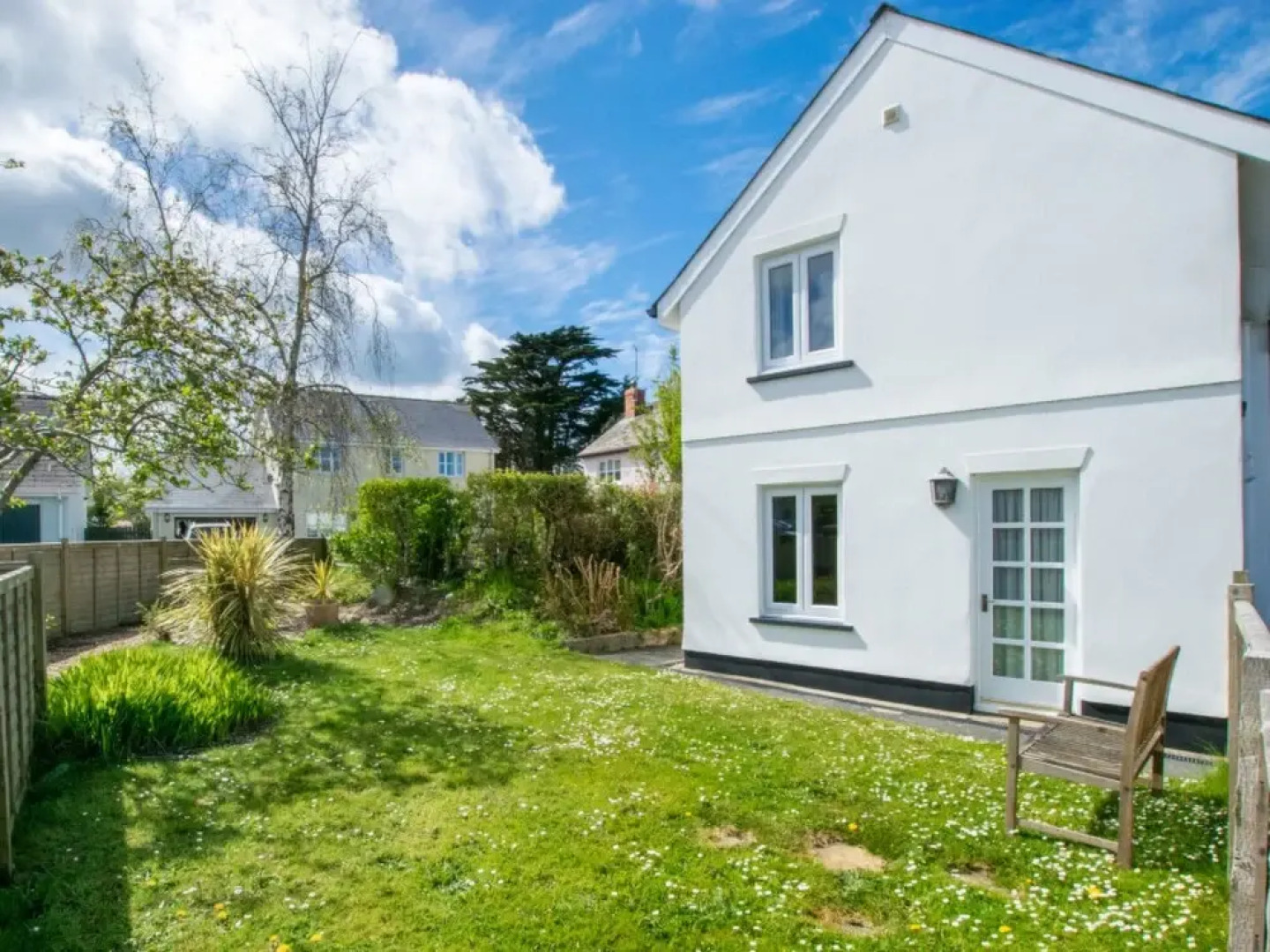 Dau Draeth Dinas Cross