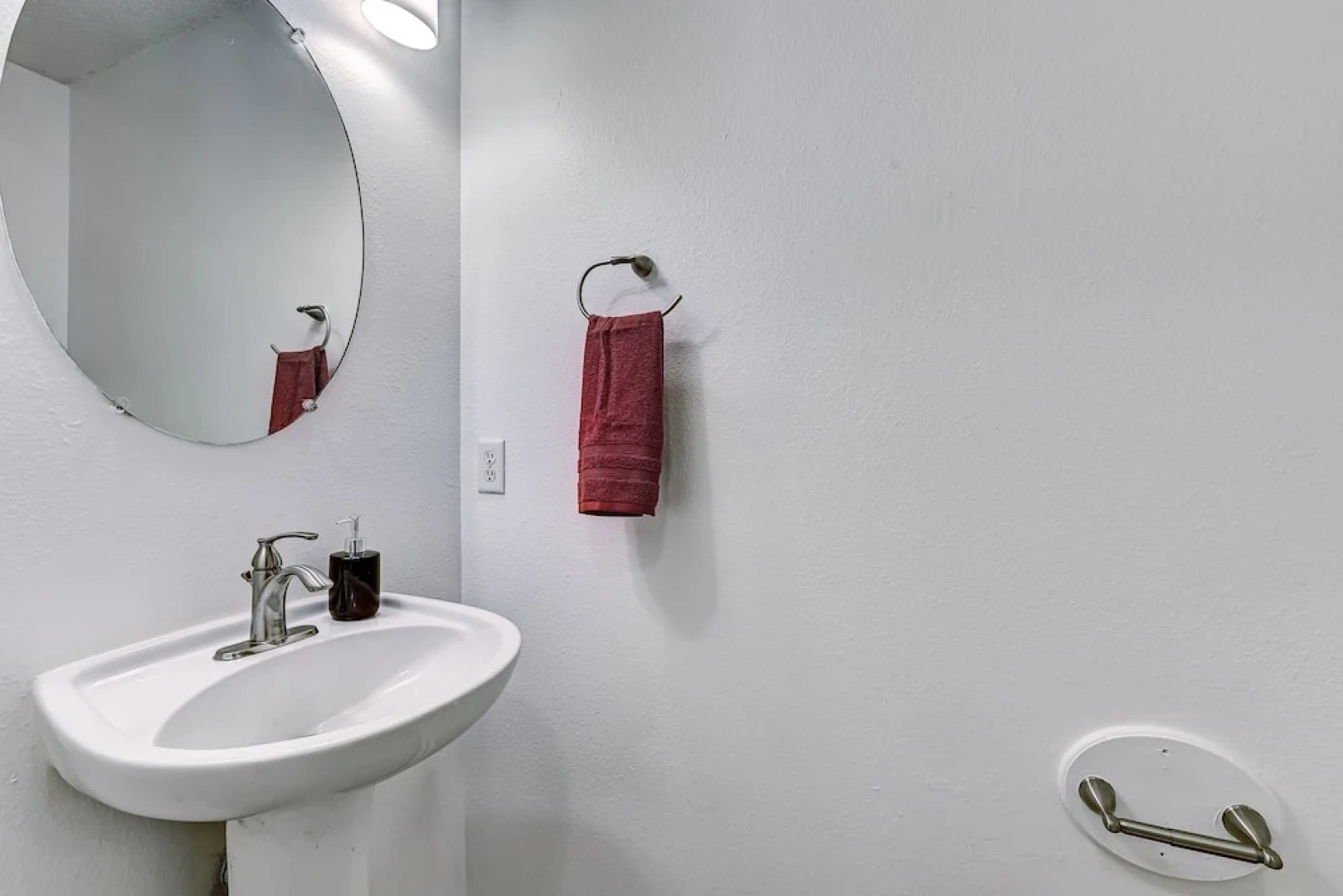 Charming Savannah Vacation Rental w/ Game Room!