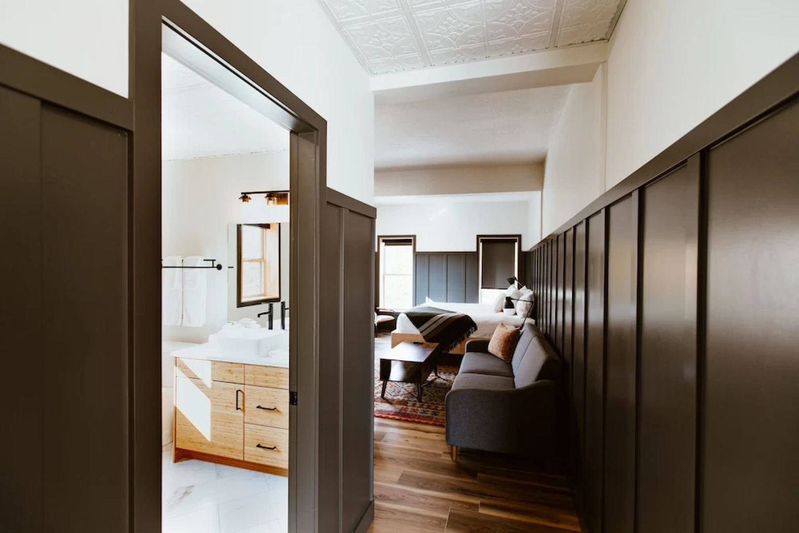 The Flying Steamshovel Inn