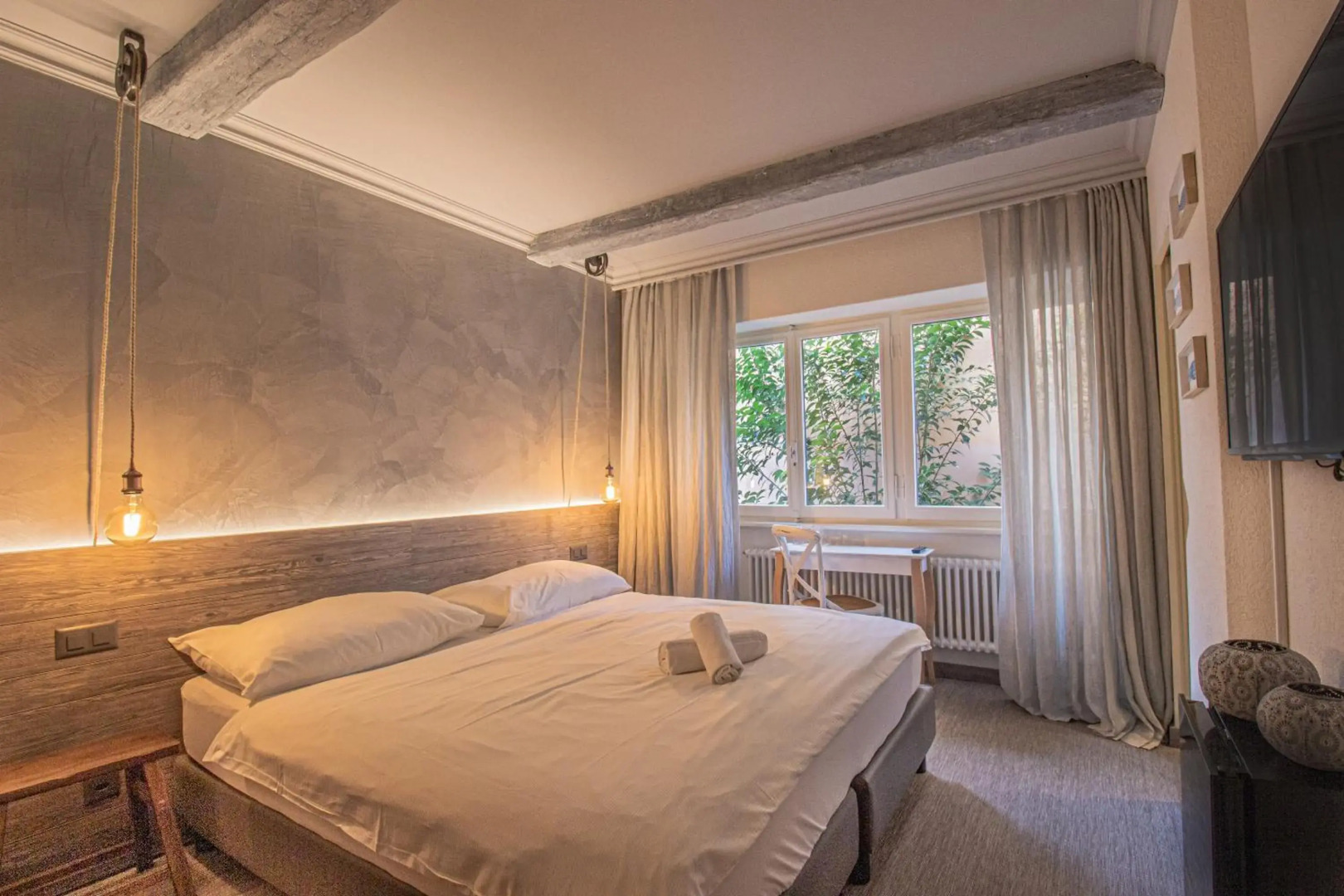 Seven Boutique Hotel