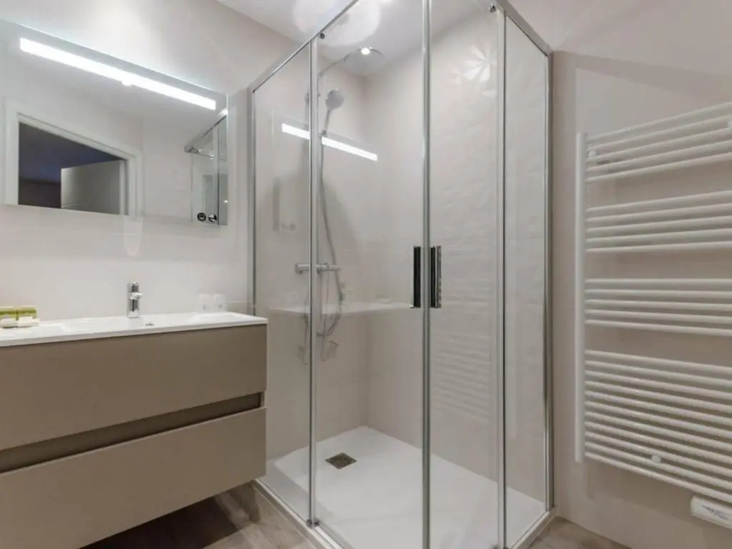 Gîte Balnot-sur-Laignes, 7 pièces, 15 personnes - FR-1-543-188