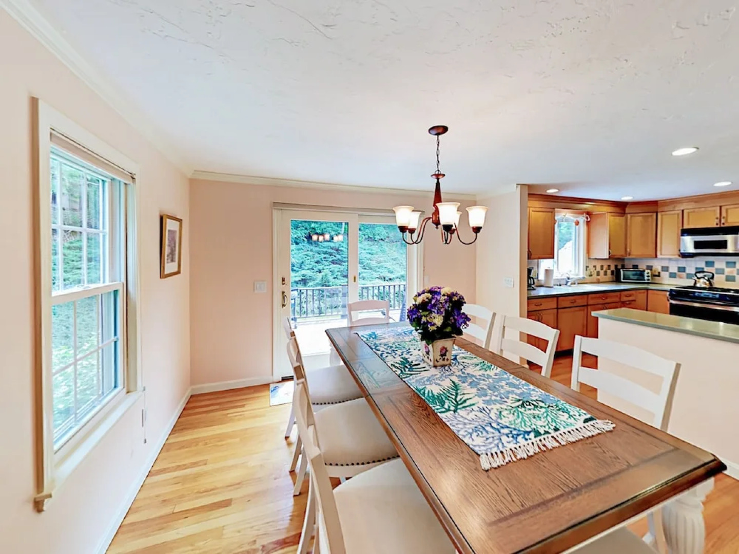 Countryside Home 4 Bedrooms 2 Bathrooms Home