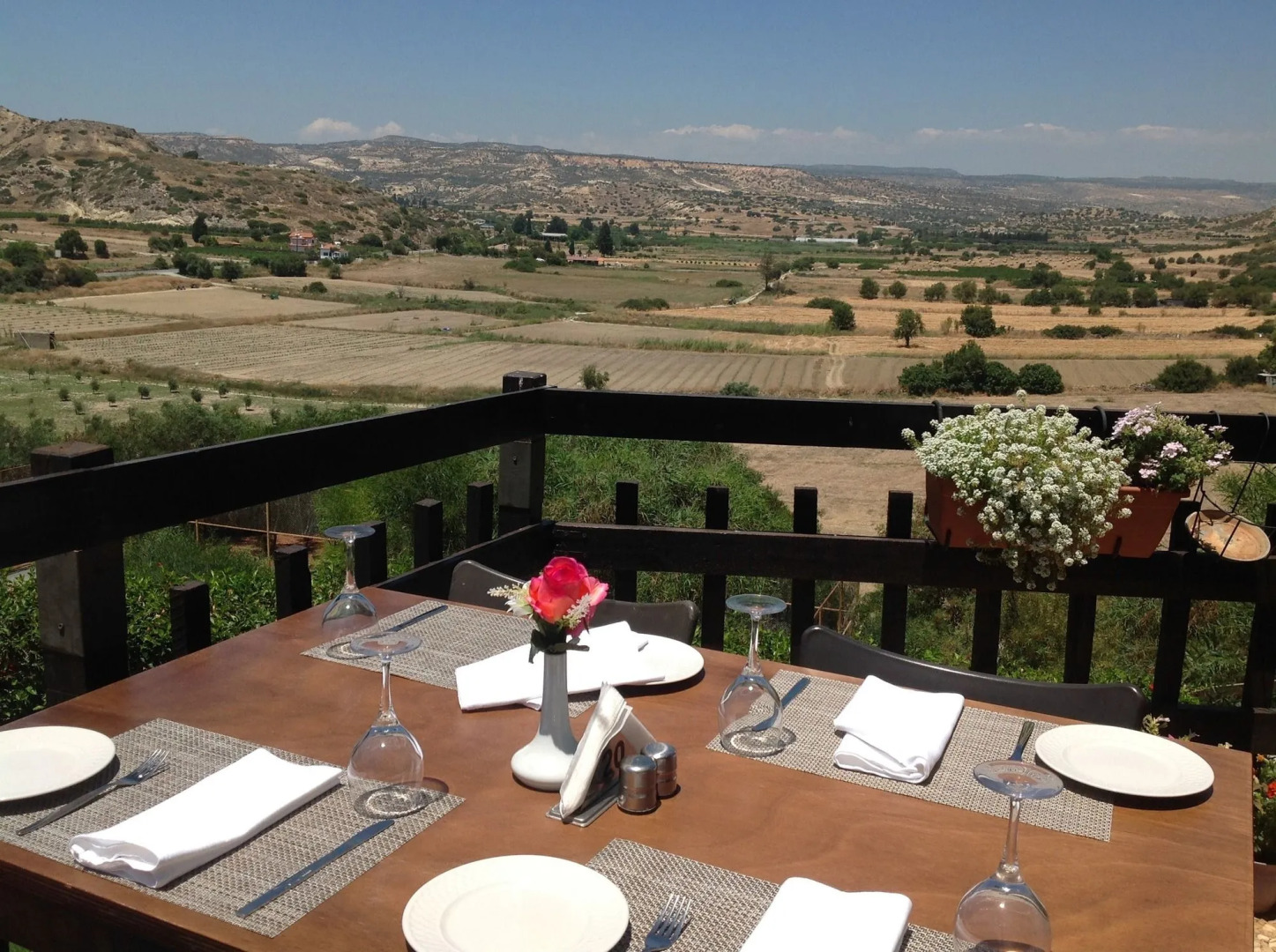 Pelekanos Apartments