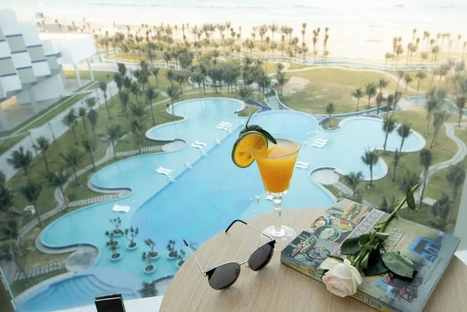 EMS HOUSE Sea View Apartment - The Arena Cam Ranh