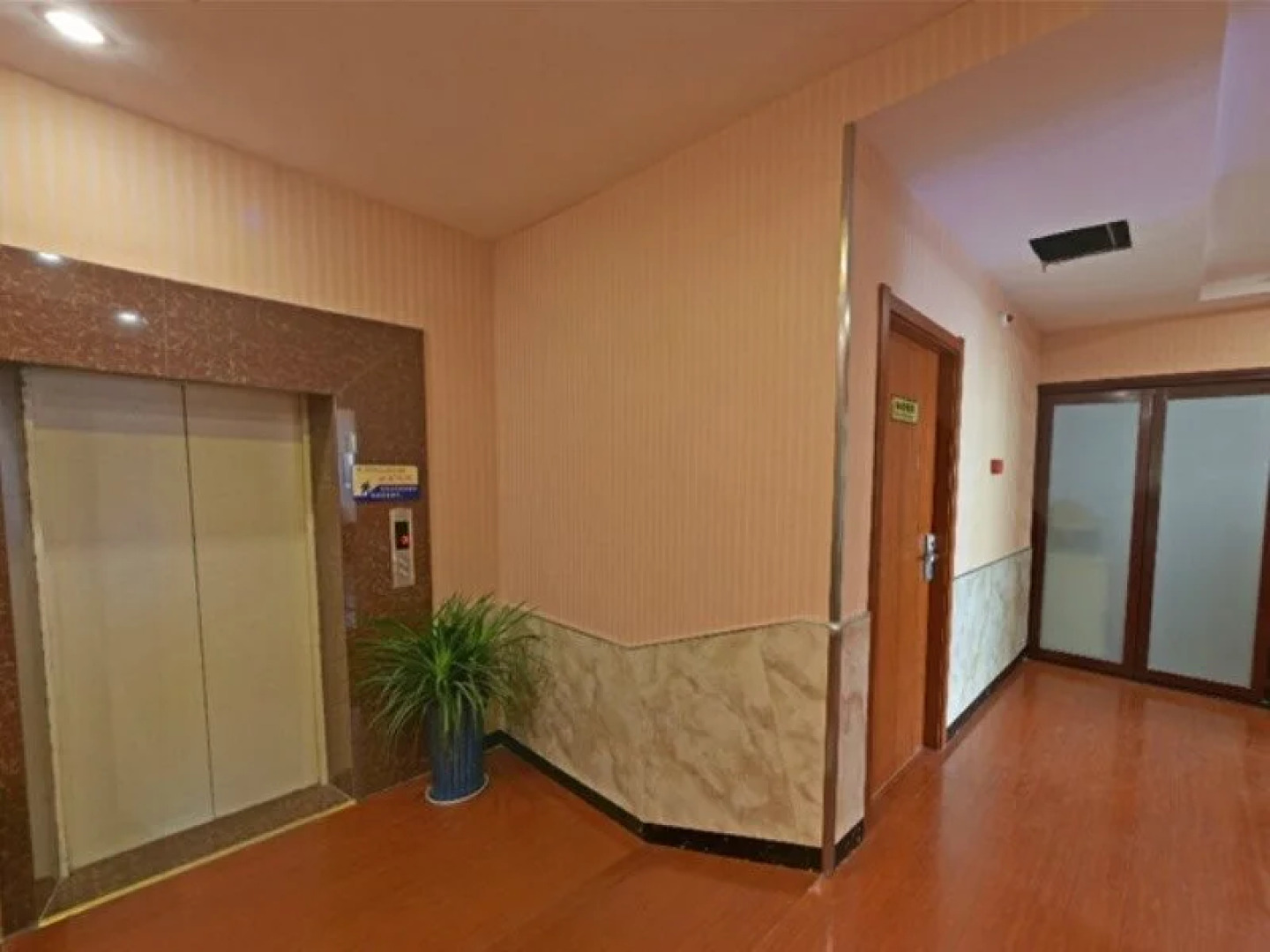 GreenTree Alliance Jiangsu Yangzhou Hanjiang Middle Road Libao Square Hotel