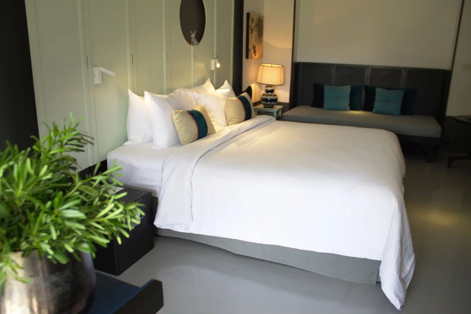 Hotel Ping Silhouette