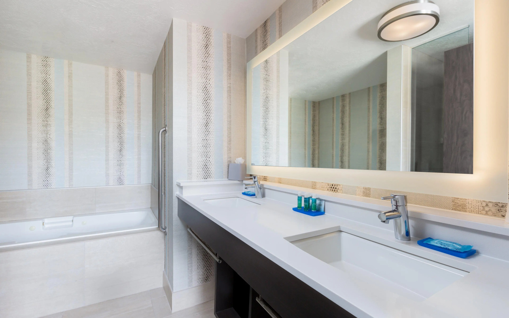 Holiday Inn Express Hotel & Suites Eugene Downtown-University by IHG