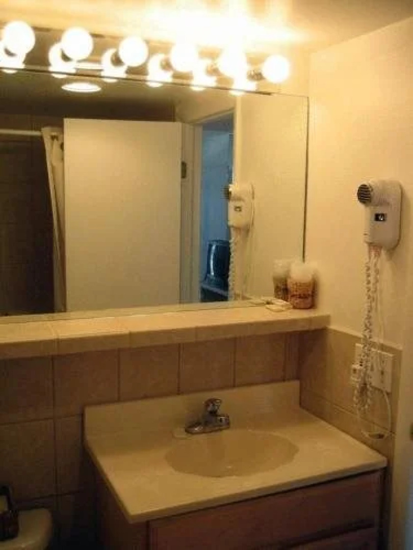 The Diplomat Beach Club Suites