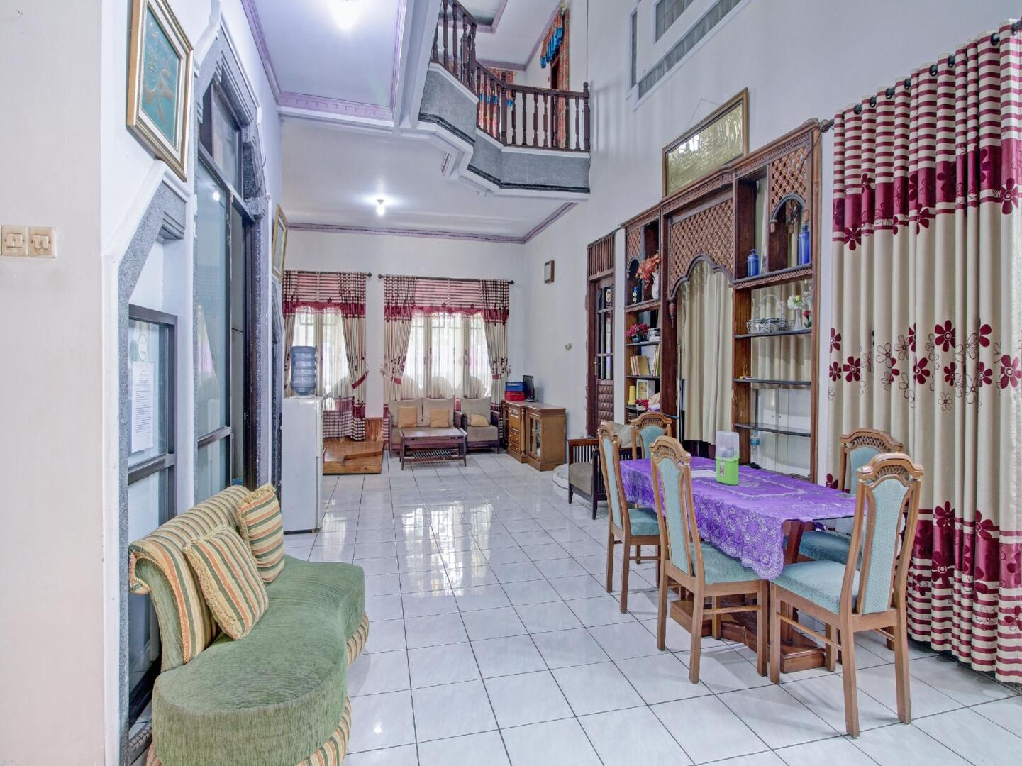 OYO 90543 An-nur Guest House Syariah