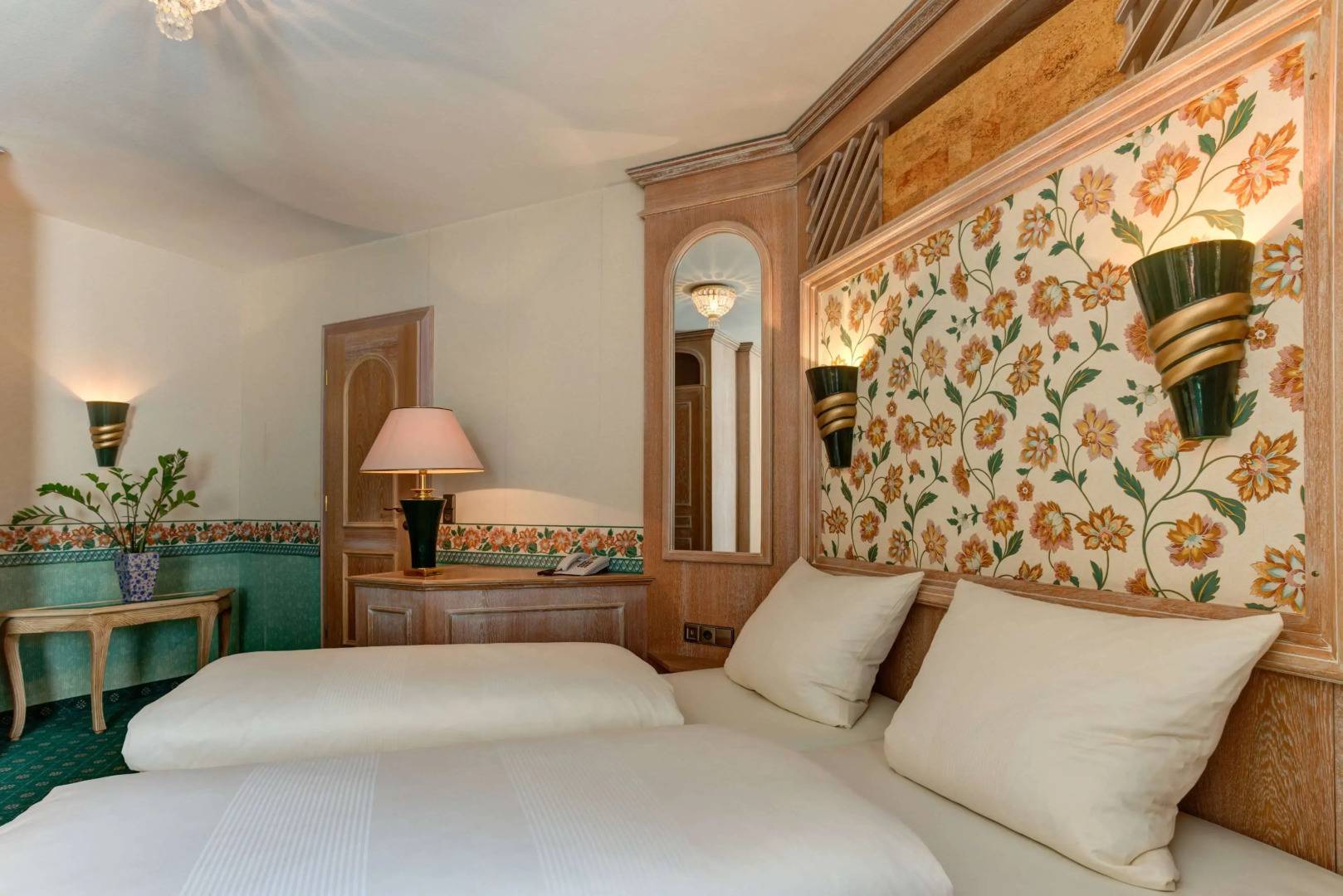 Centro Hotel Stern, Trademark Collection by Wyndham