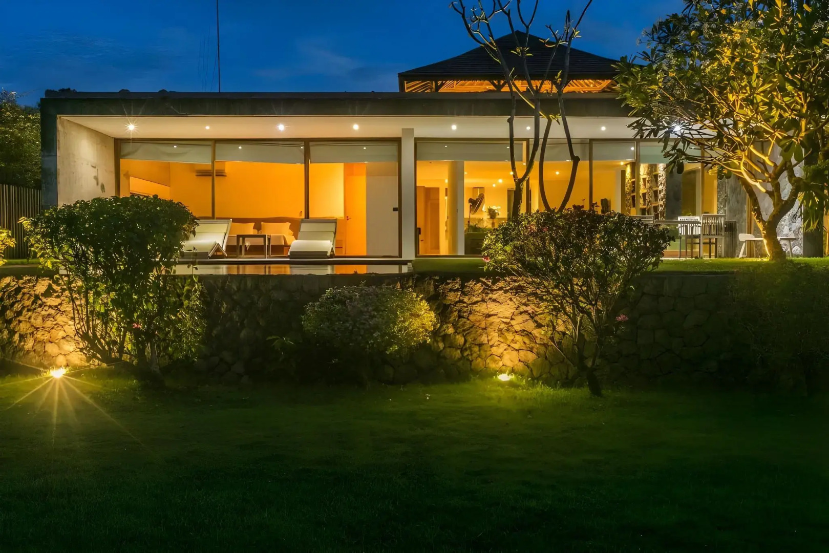 Jimbaran Balangan Beach Front Villa Nakar