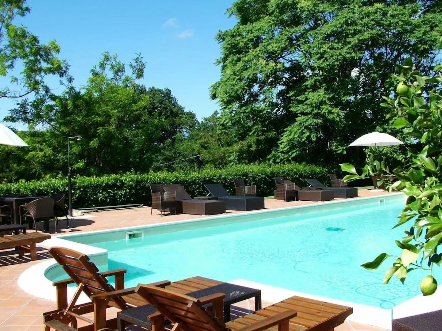 Apartment With Pool, Between sea and Mountains, Restaurant, Wifi