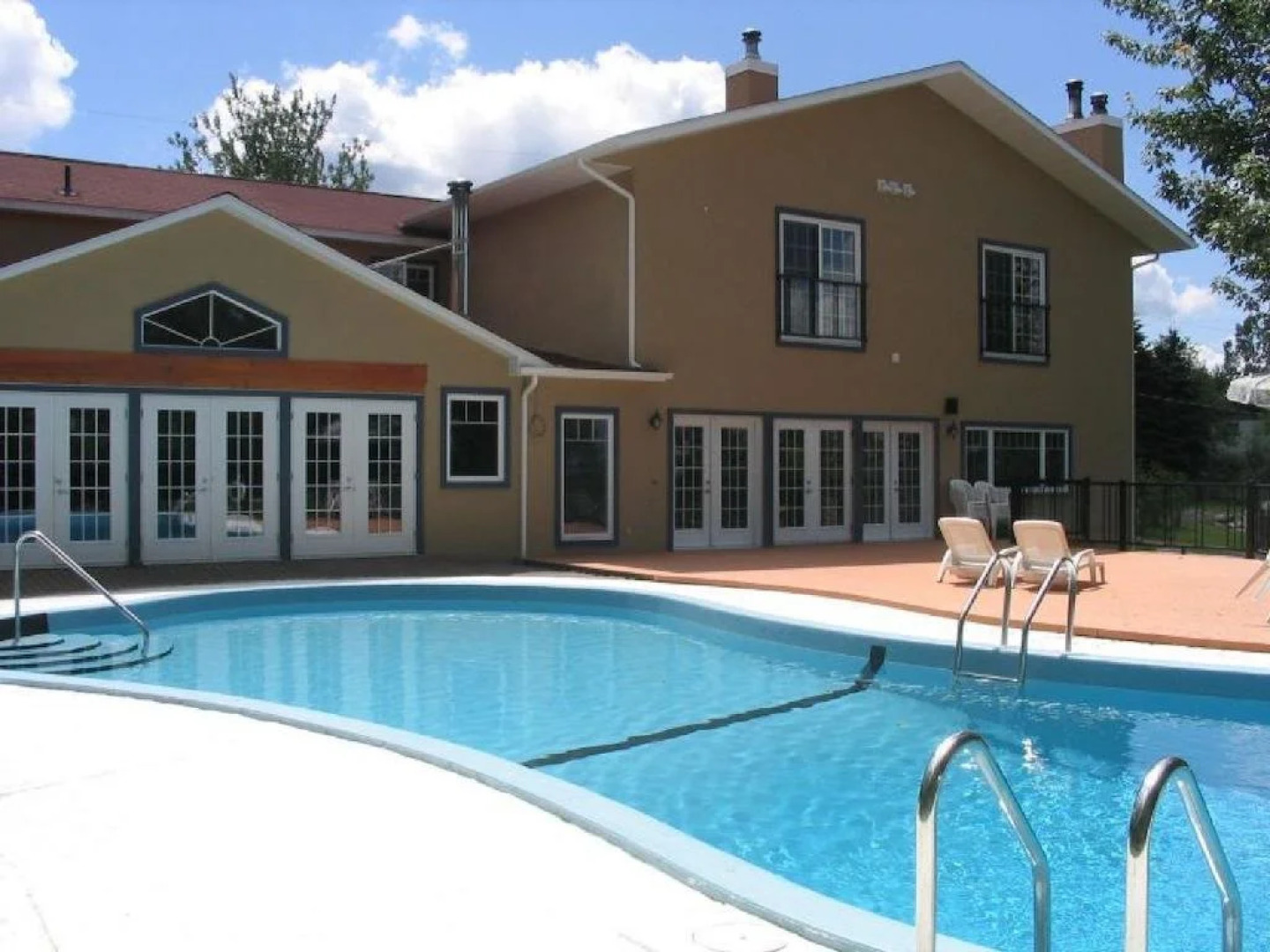 Le Montagnard – Auberge/Hôtel & chalets