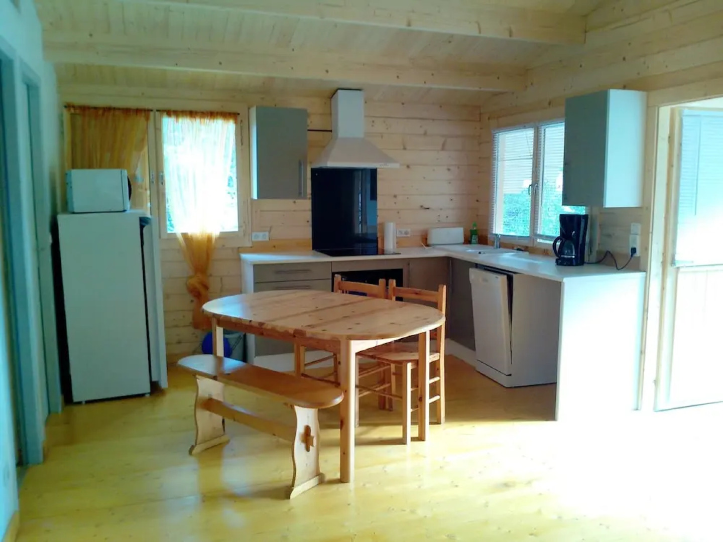 Chalet With 2 Bedrooms In Poussan With Enclosed Garden