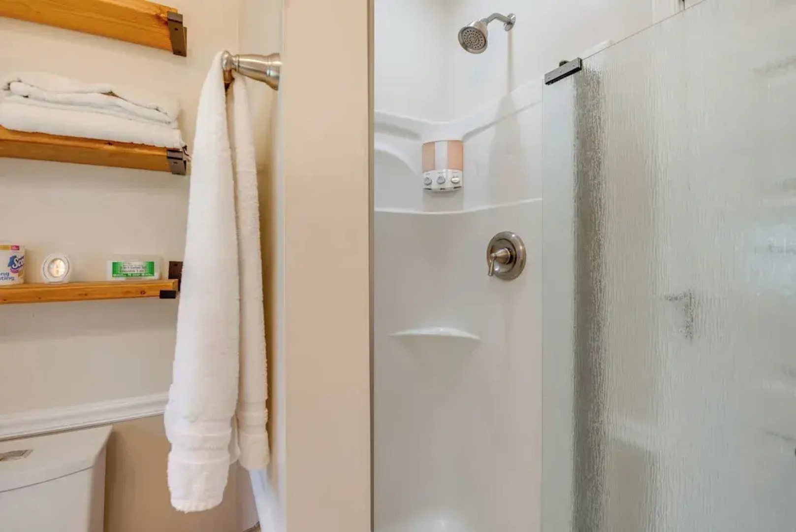 2 Mi to Steamtown Nhs: Family Home w/ Backyard!