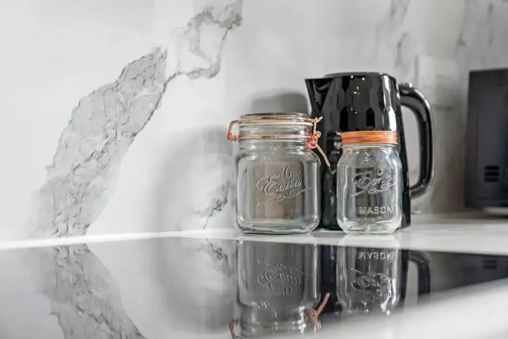 Stylish 4 Bed-town Centre