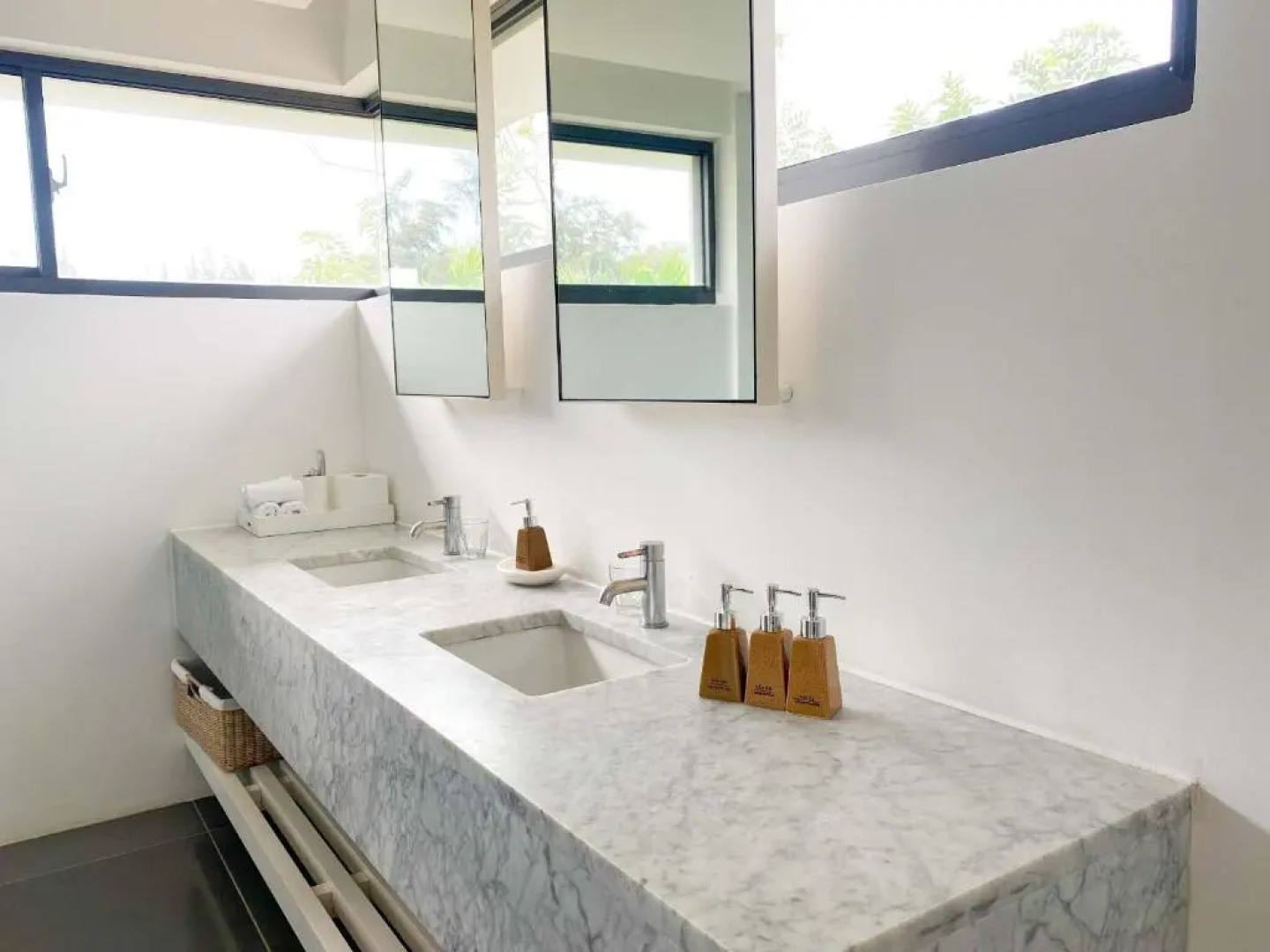 5BR Beachfront Villa 1000m2 Sanctuary Hồ Tràm