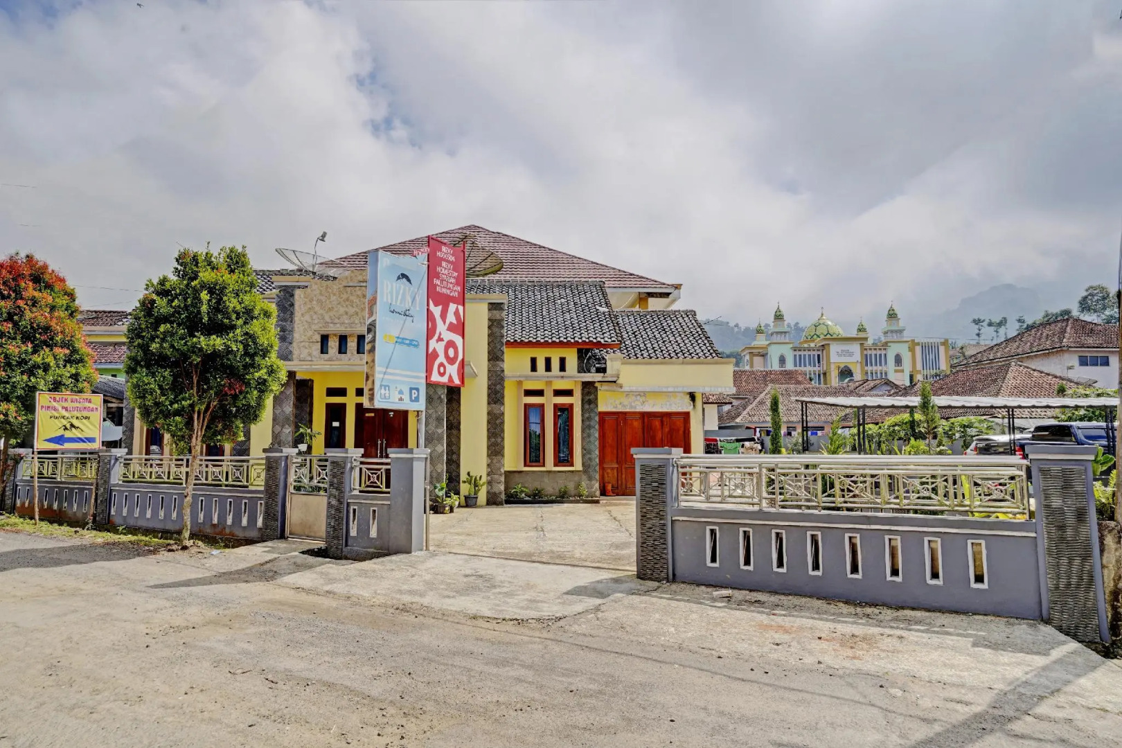 OYO 90504 Rizky Homestay Syariah Palutungan Kuningan
