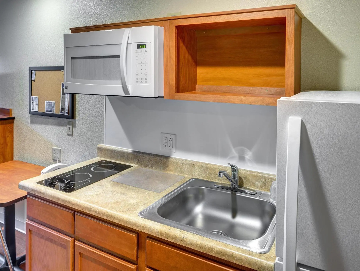 Extended Stay America Select Suites - Wichita - Airport