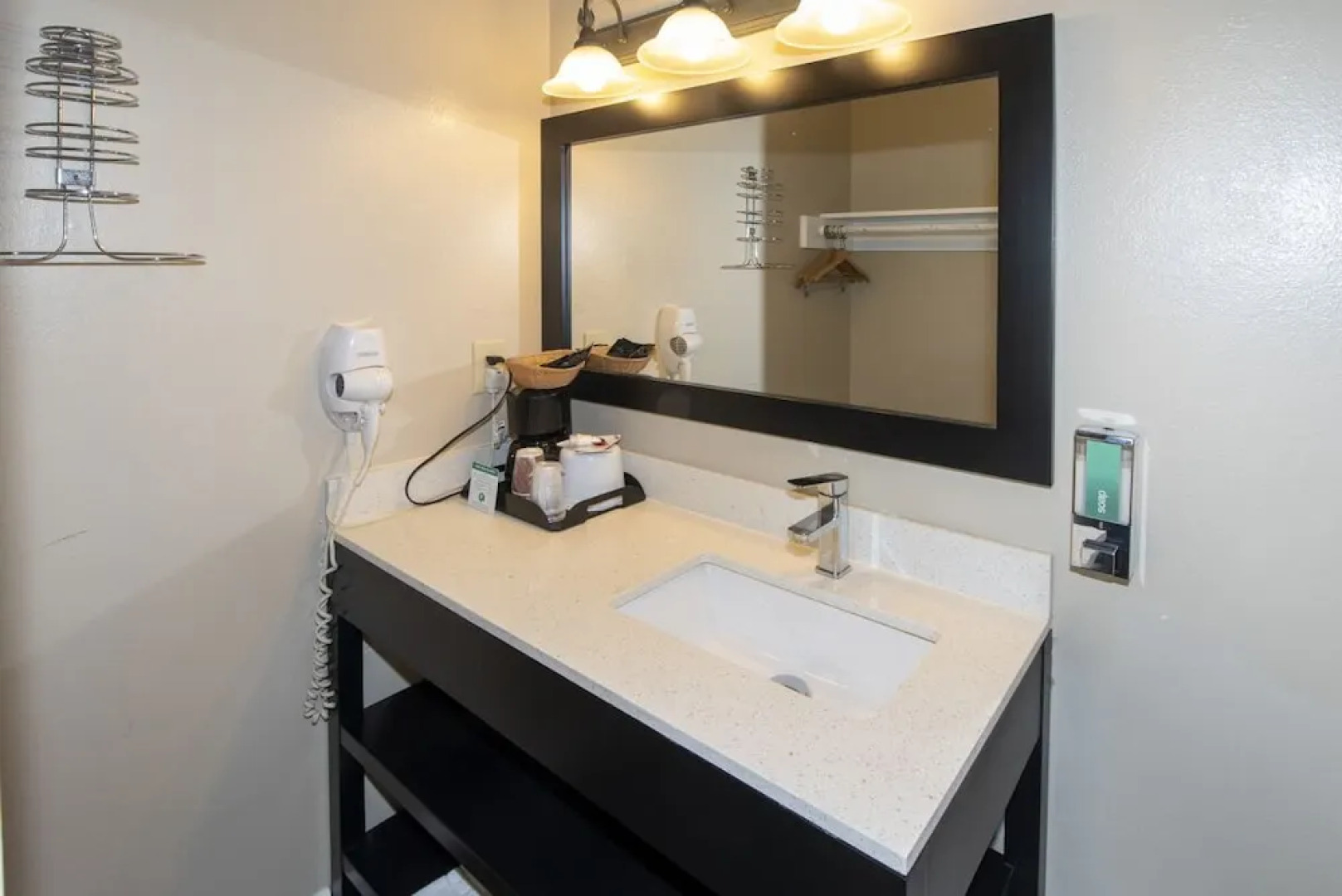 Surf Motel and Gardens