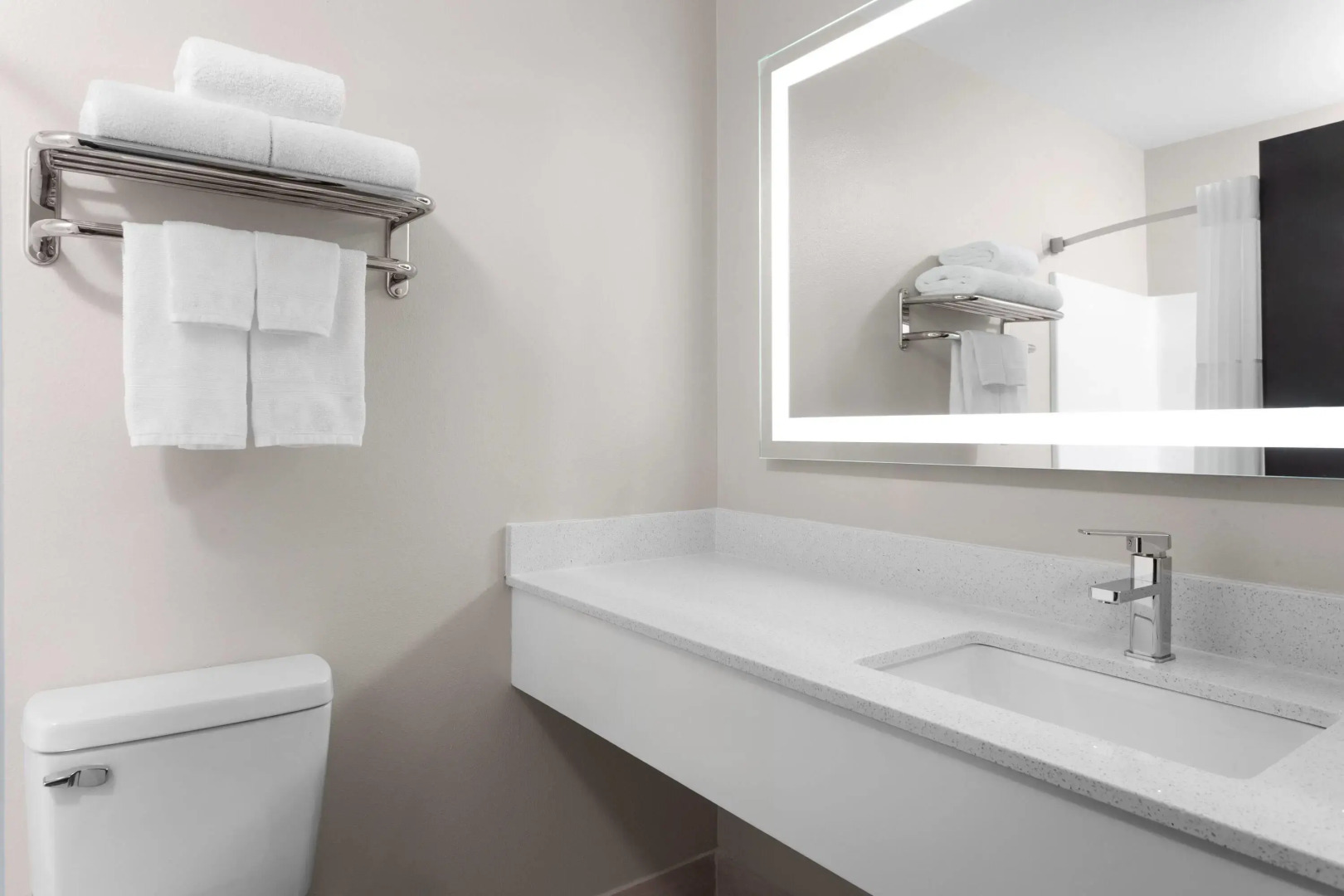 Baymont by Wyndham Oshkosh Airport