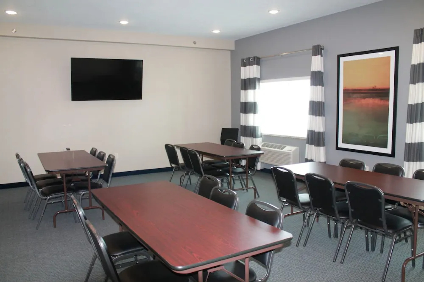 Brookstone Lodge & Suites - Emmetsburg