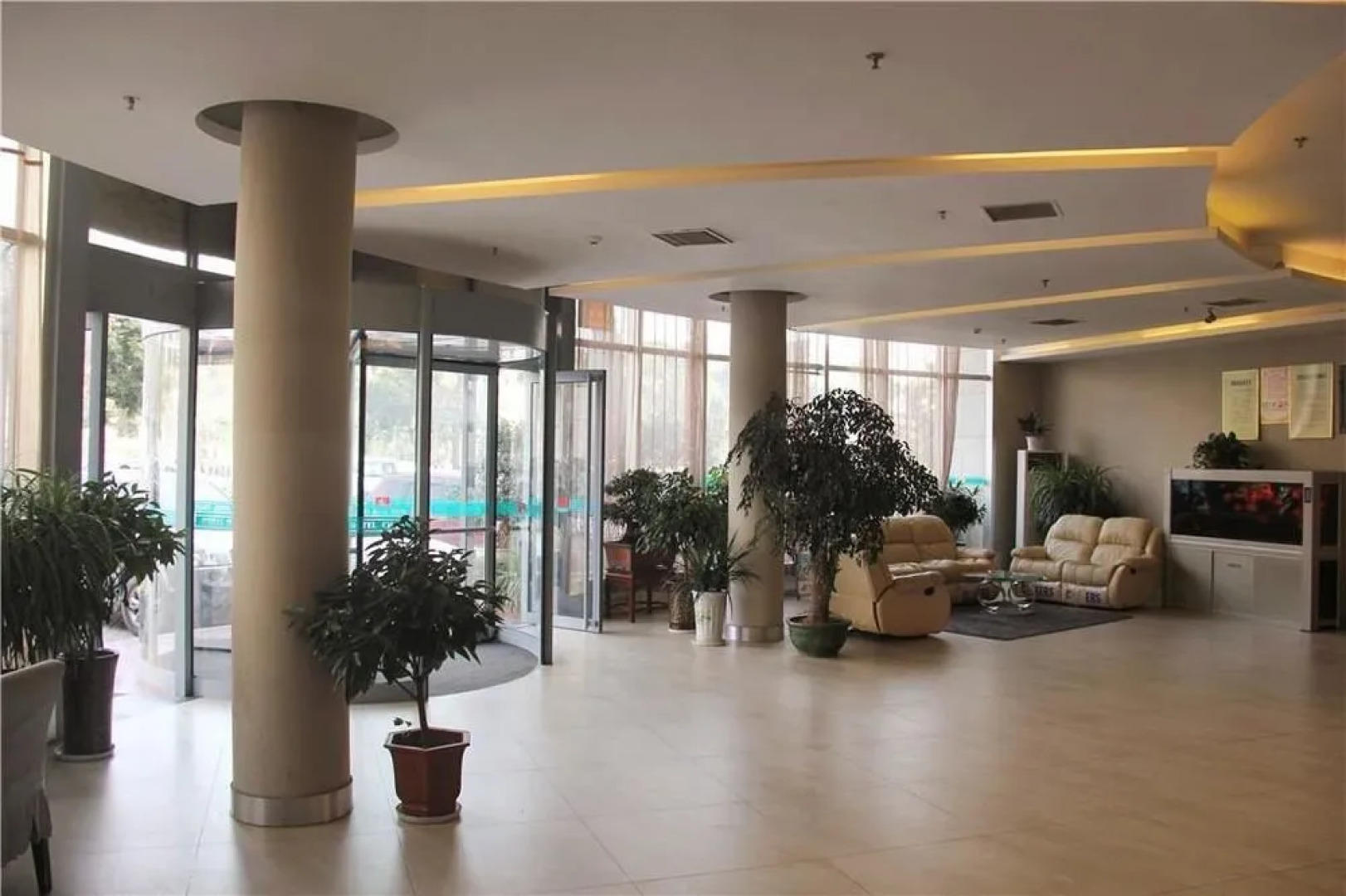 Jinjing Select Hotel (Xintian 360 South Airlines Branch)