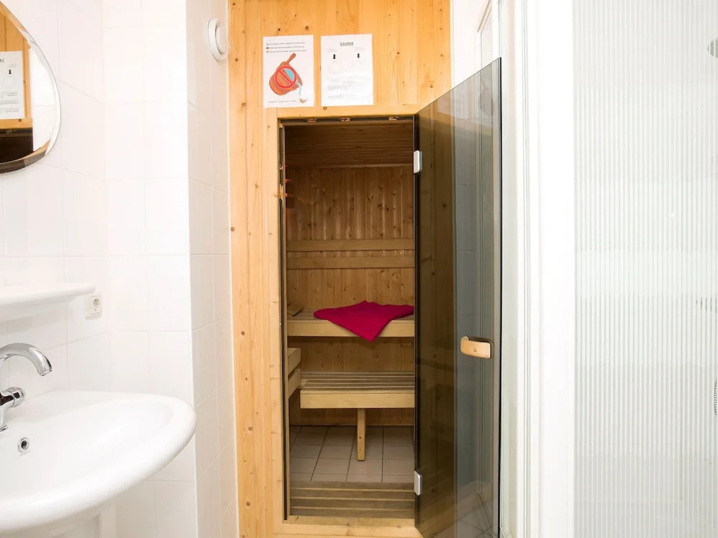 Comfortable Villa With Four Bathrooms, at 9 km From Rockanje