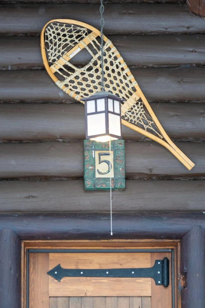 Storm Mountain Lodge Cabins & Dining