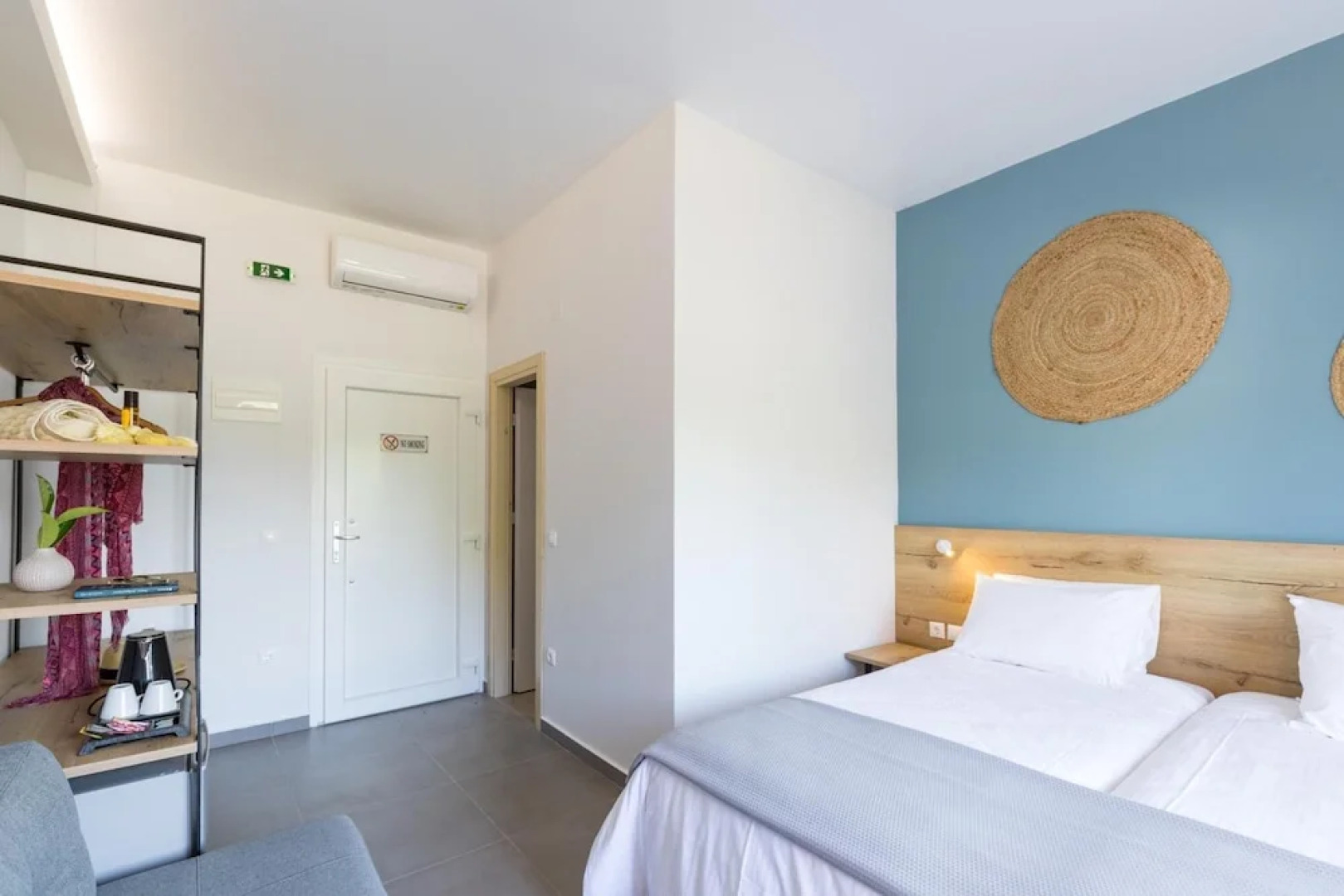 Yannis Hotel Annex Rooms