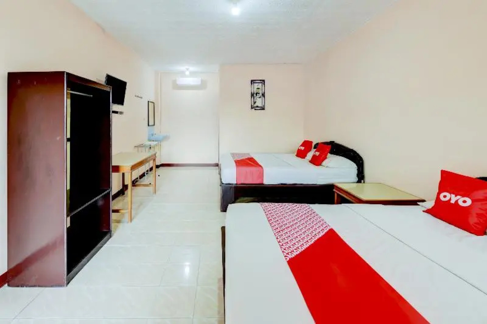 OYO 90385 Hotel Cadaka