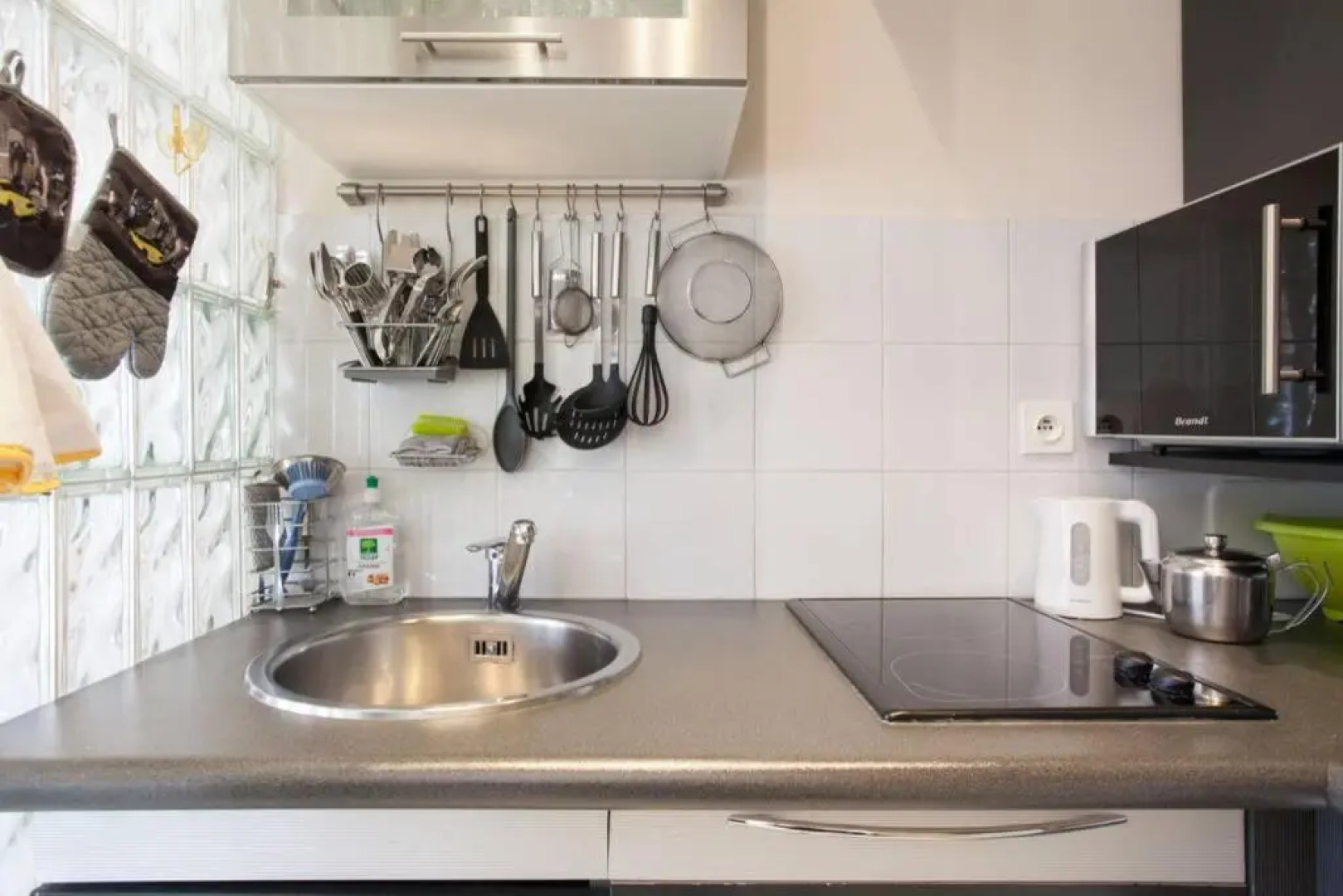 STUDIO STANDING VUE MER 2 PERS. 5 min.CANNES