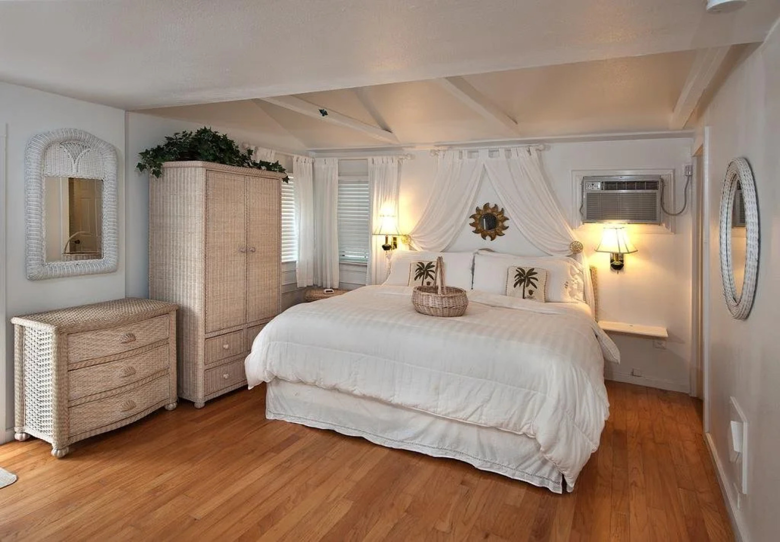 Bungalow Beach Resort