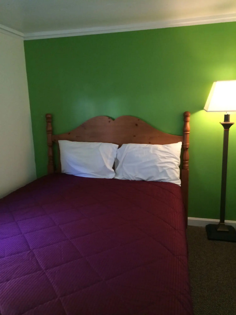 Perry's Motel and Cottages