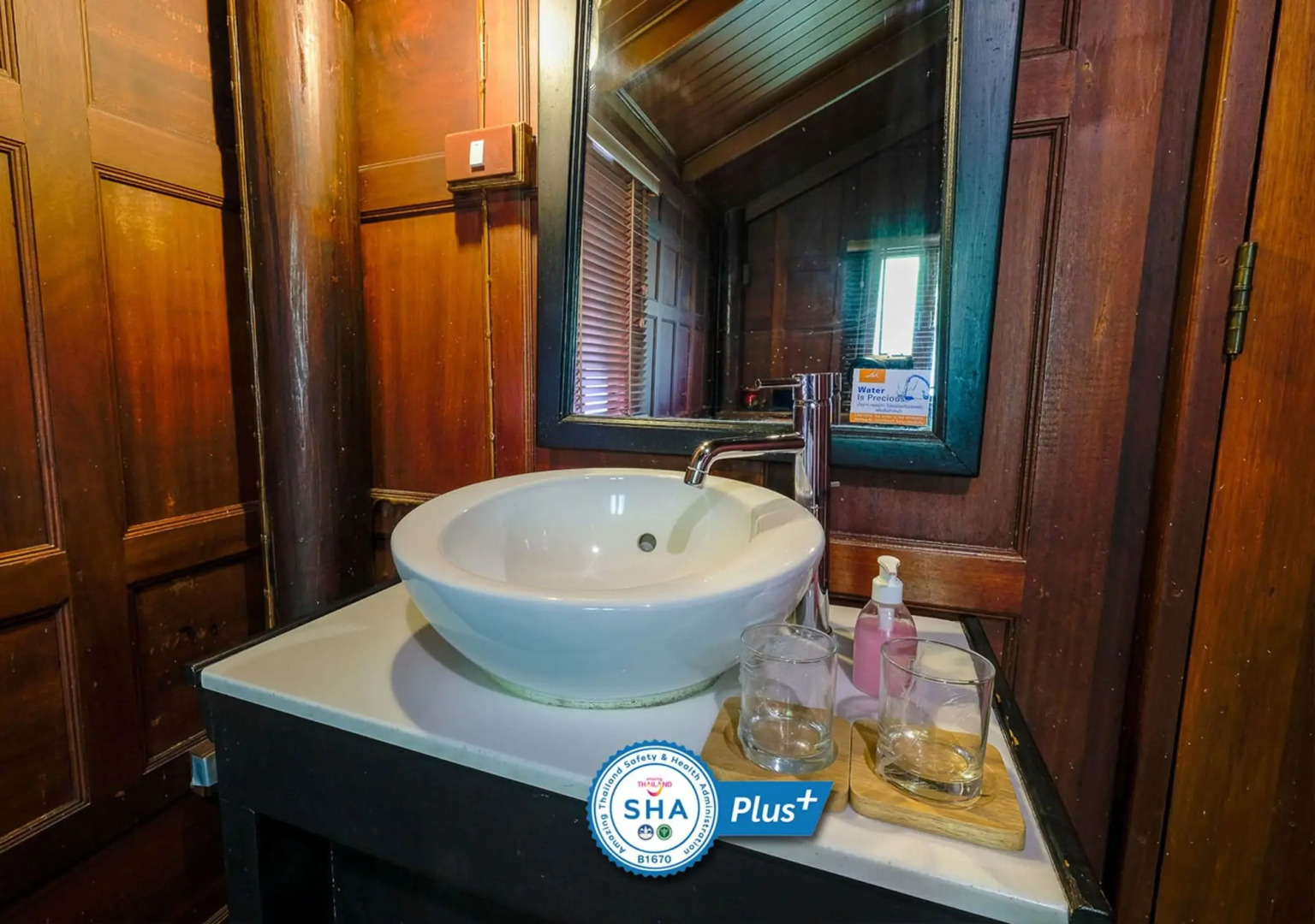 Baan Amphawa Resort & Spa