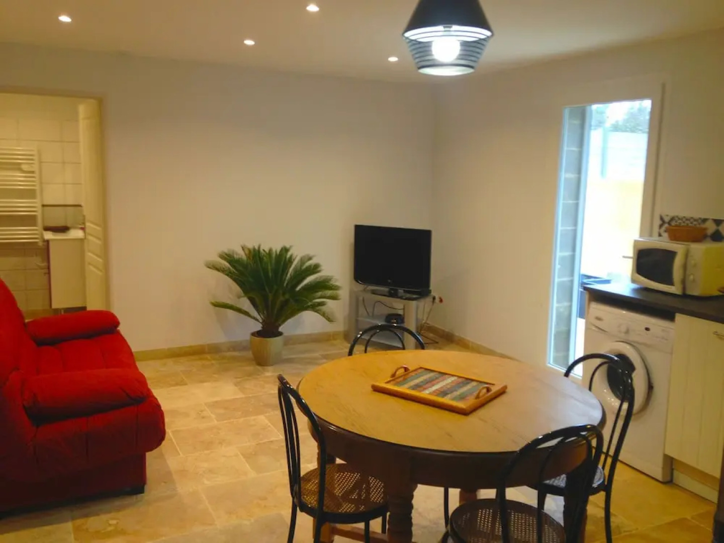 Modern Gîte With Pool on Large Property of Owner, 1 km From Provençal Village