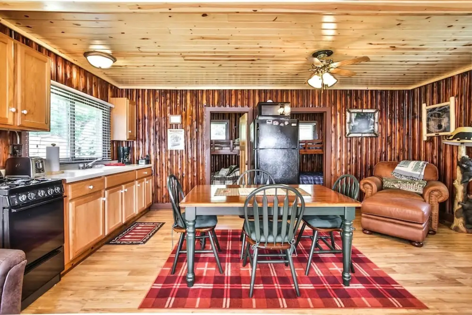 Bear Cave & Cubs Den - 4 Br Cottage