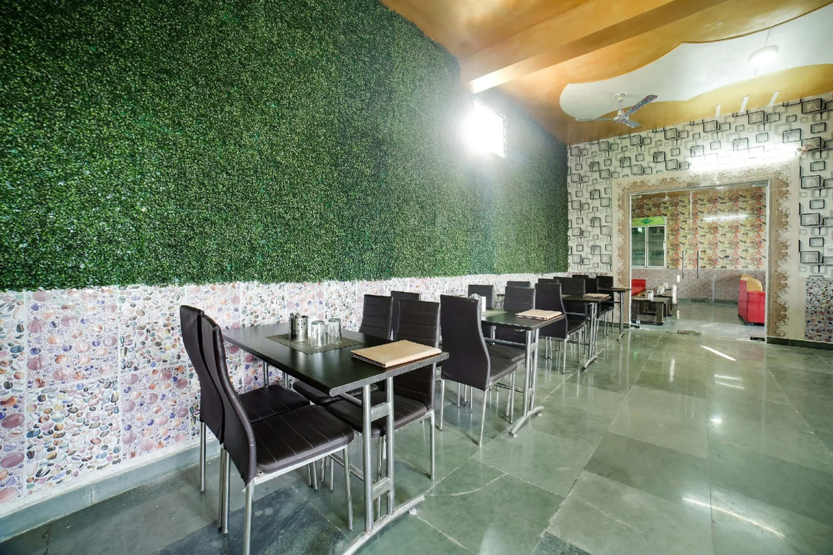 Capital O 70965 Sudhir Hotel And Banquet