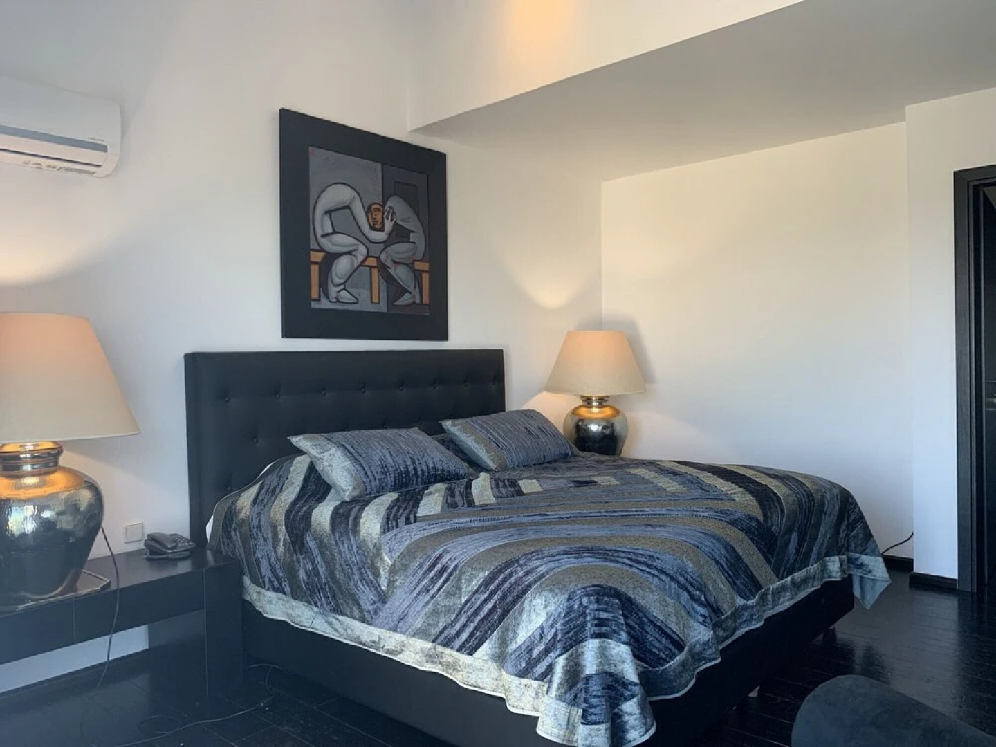 Luxury Villa Marathon