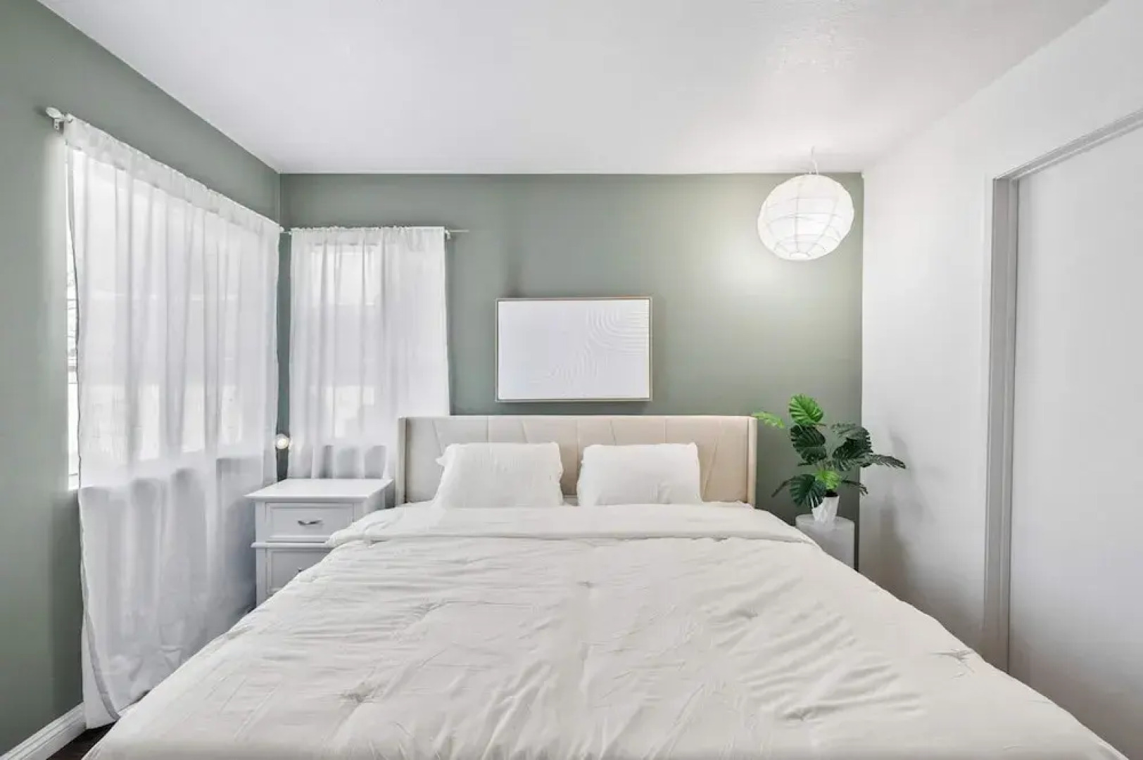 Modern Cozy Retreat With Pool Fireplace