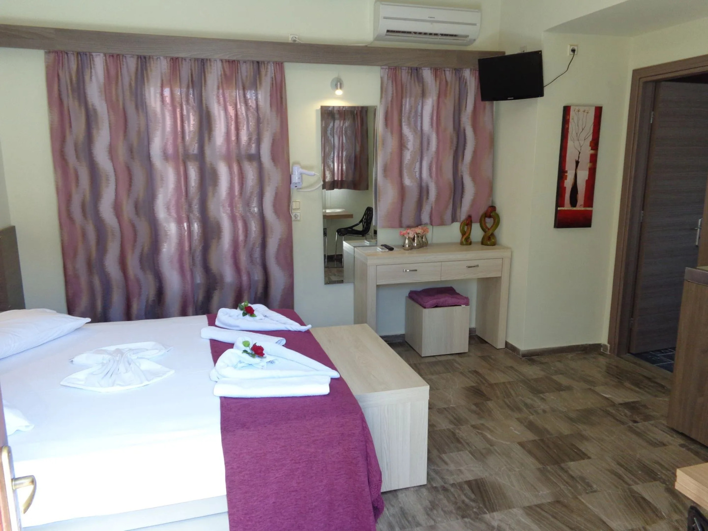 Niki Studios Sea-Front