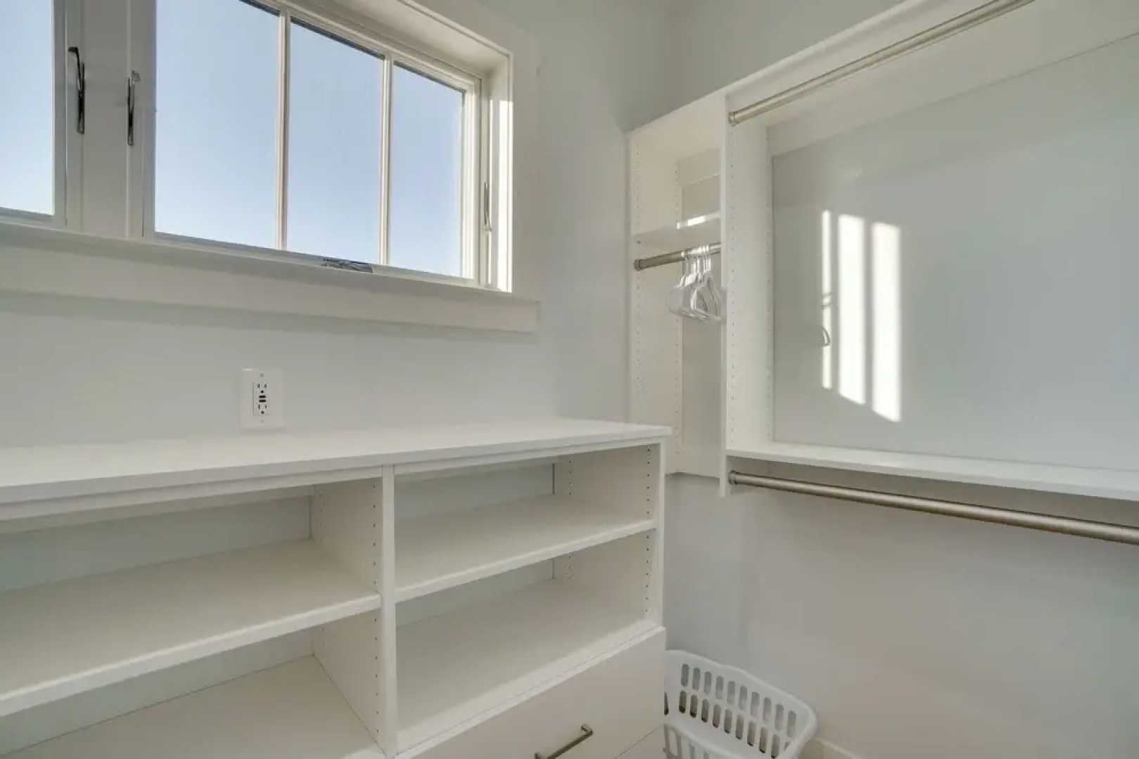 2 Mi to Town: Castle Rock Retreat w/ Fireplace!