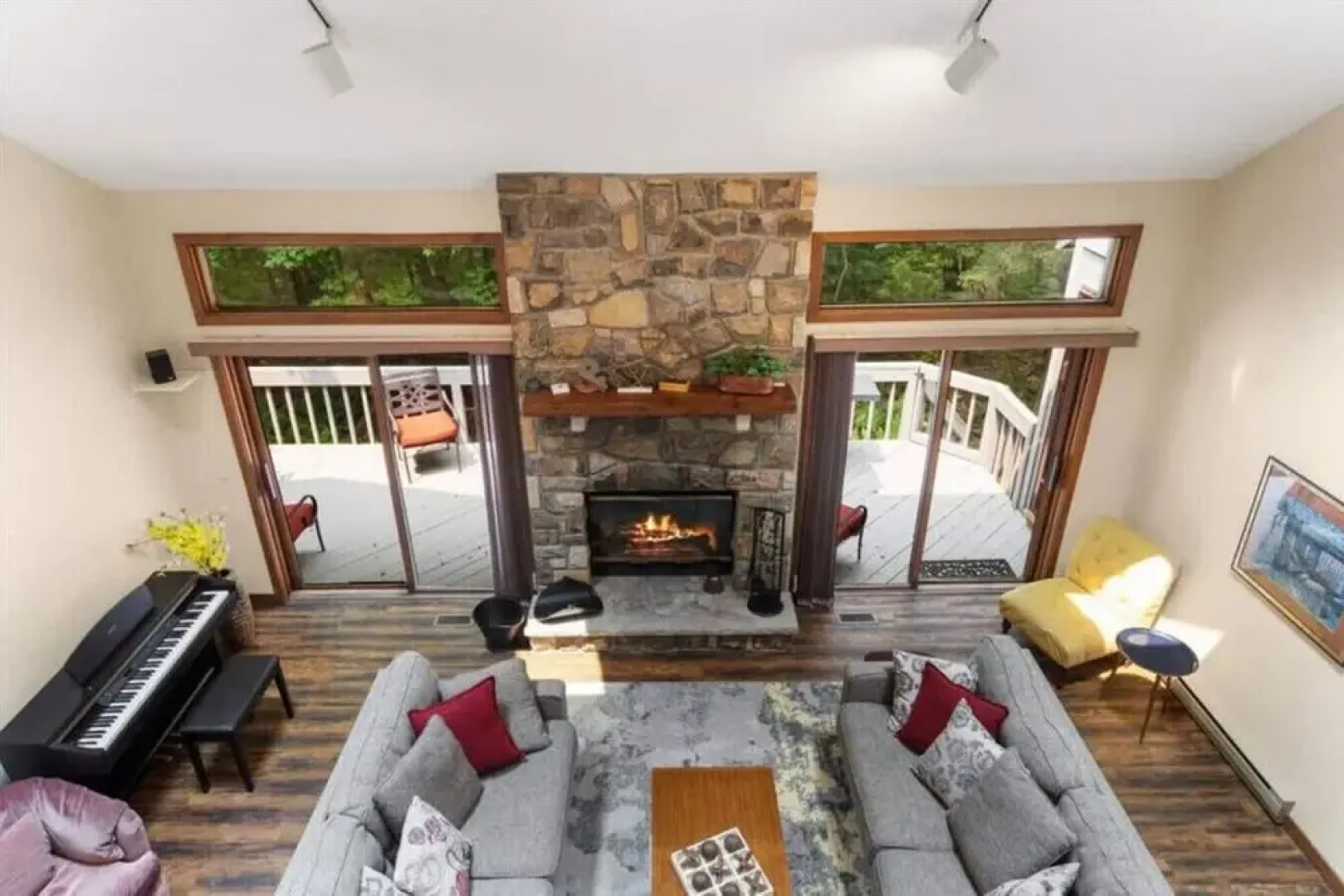 Pocono Chalet Jacuzzi Bathtub 4 BDRMS