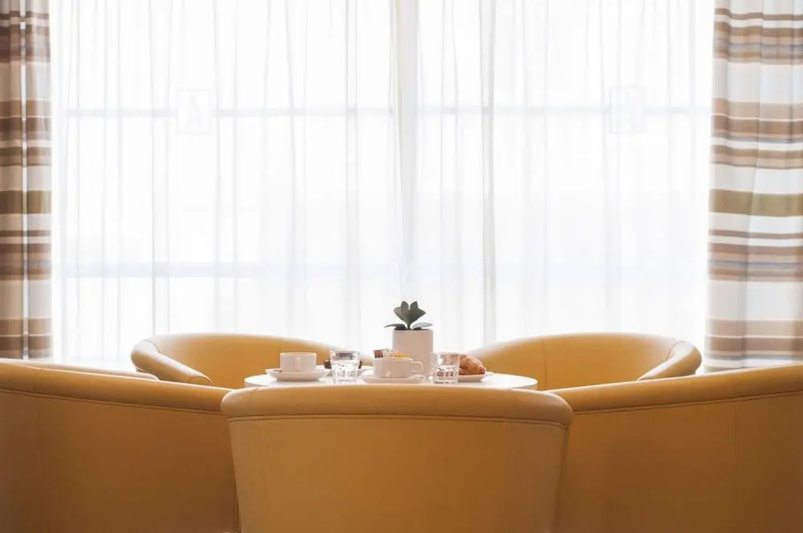 Rooms by Alexandra Hotel