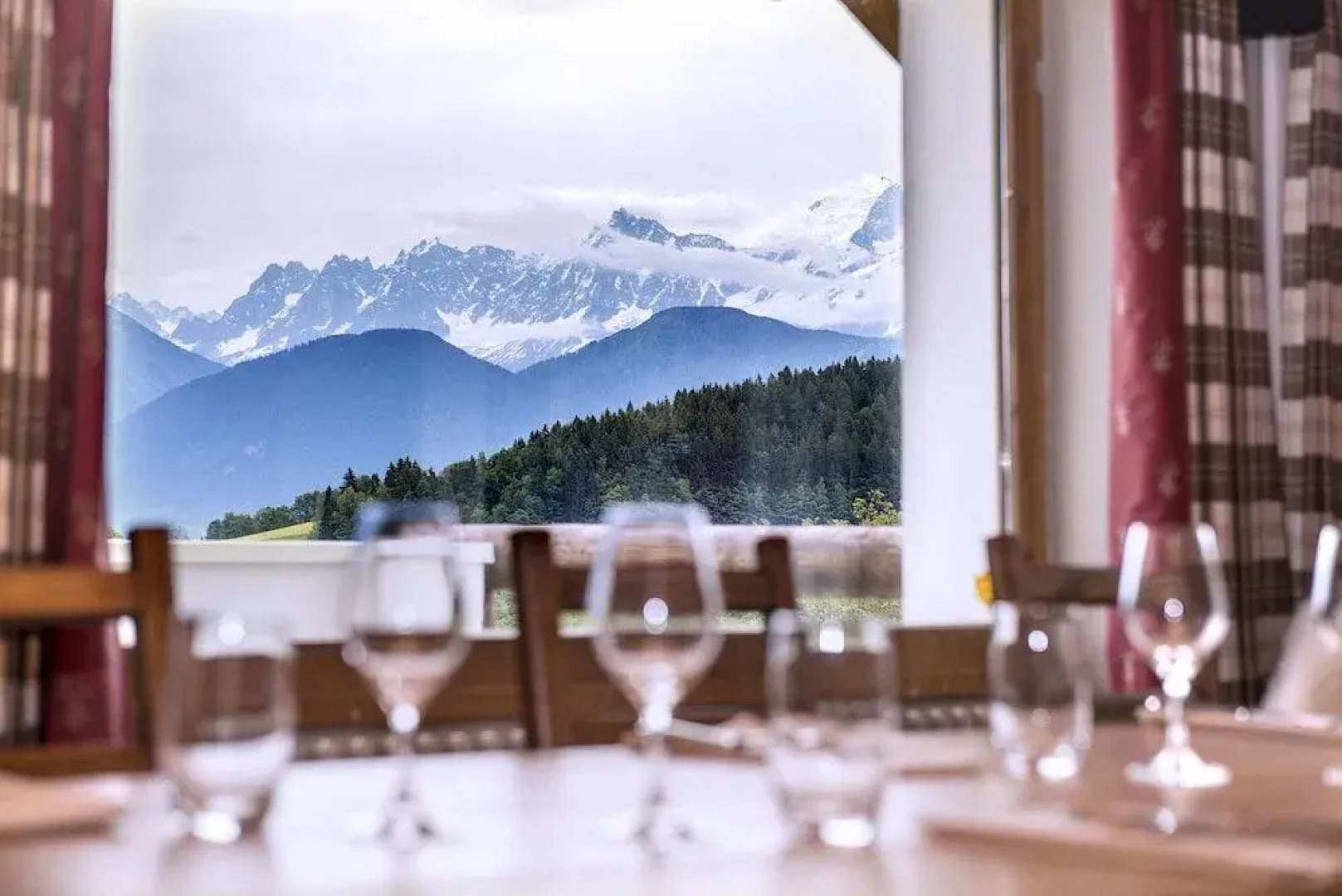 Hôtel Les Roches Fleuries