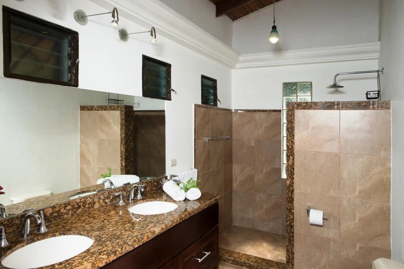 4BR Villa Motmot in w Exclusive Pool Wifi AC