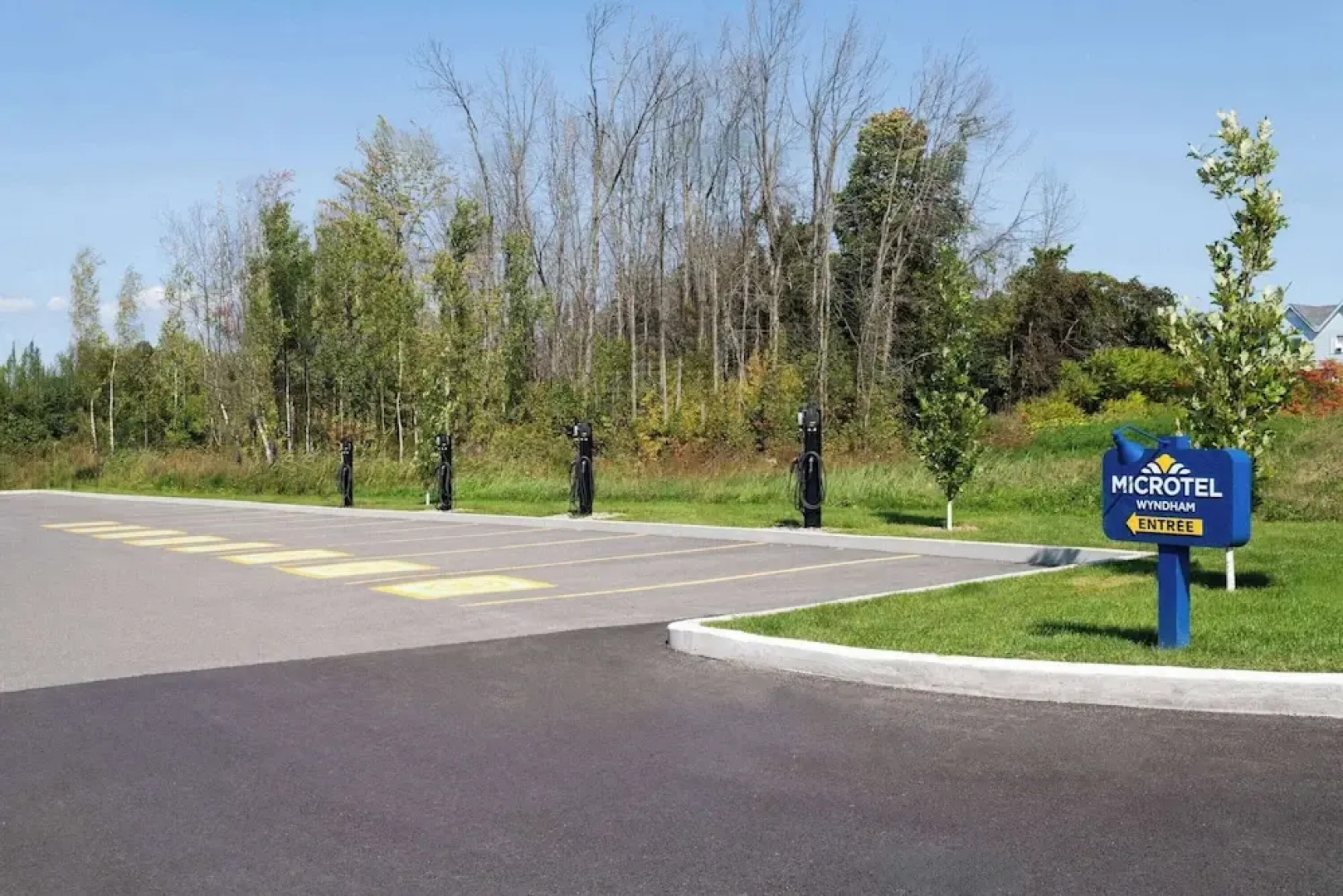 Microtel by Wyndham Lachute