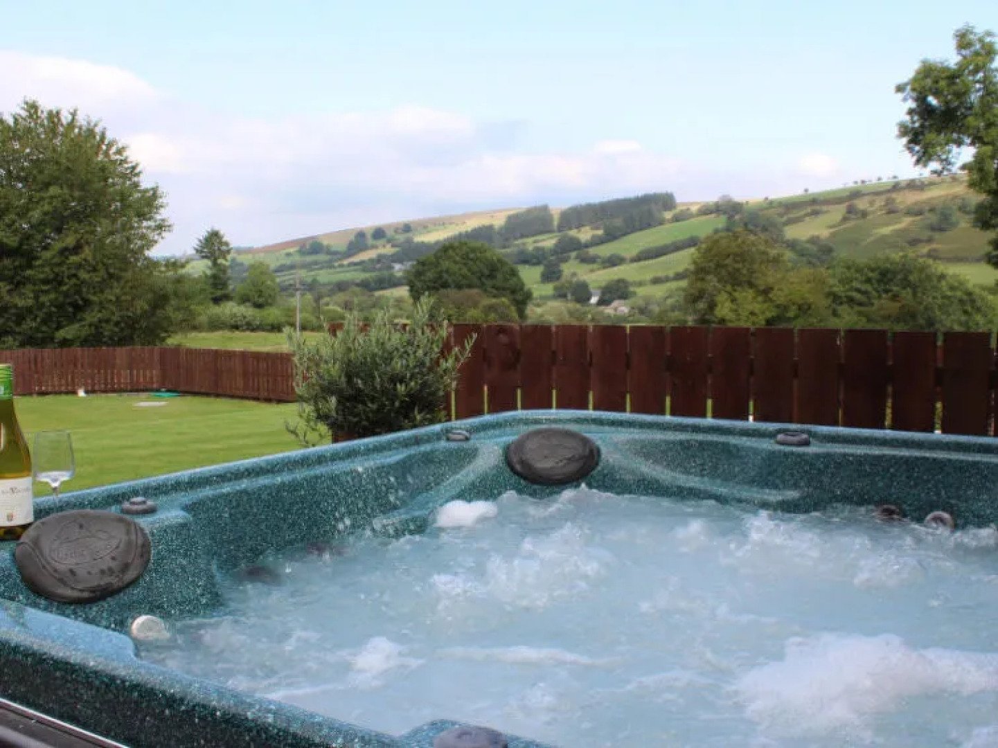 Holiday Home Sgubor yr Onwydden