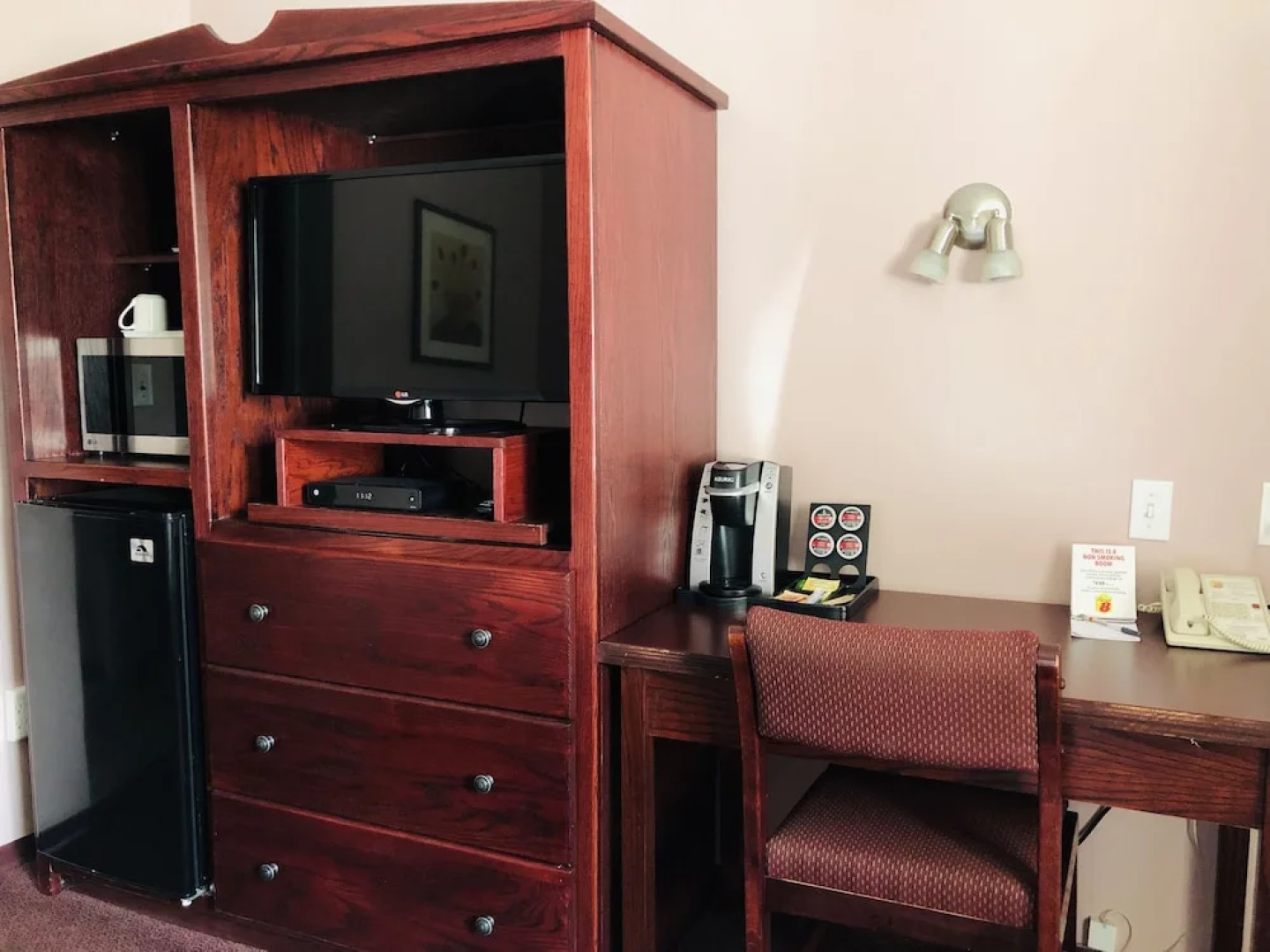 Super 8 Lake Country/Winfield Area